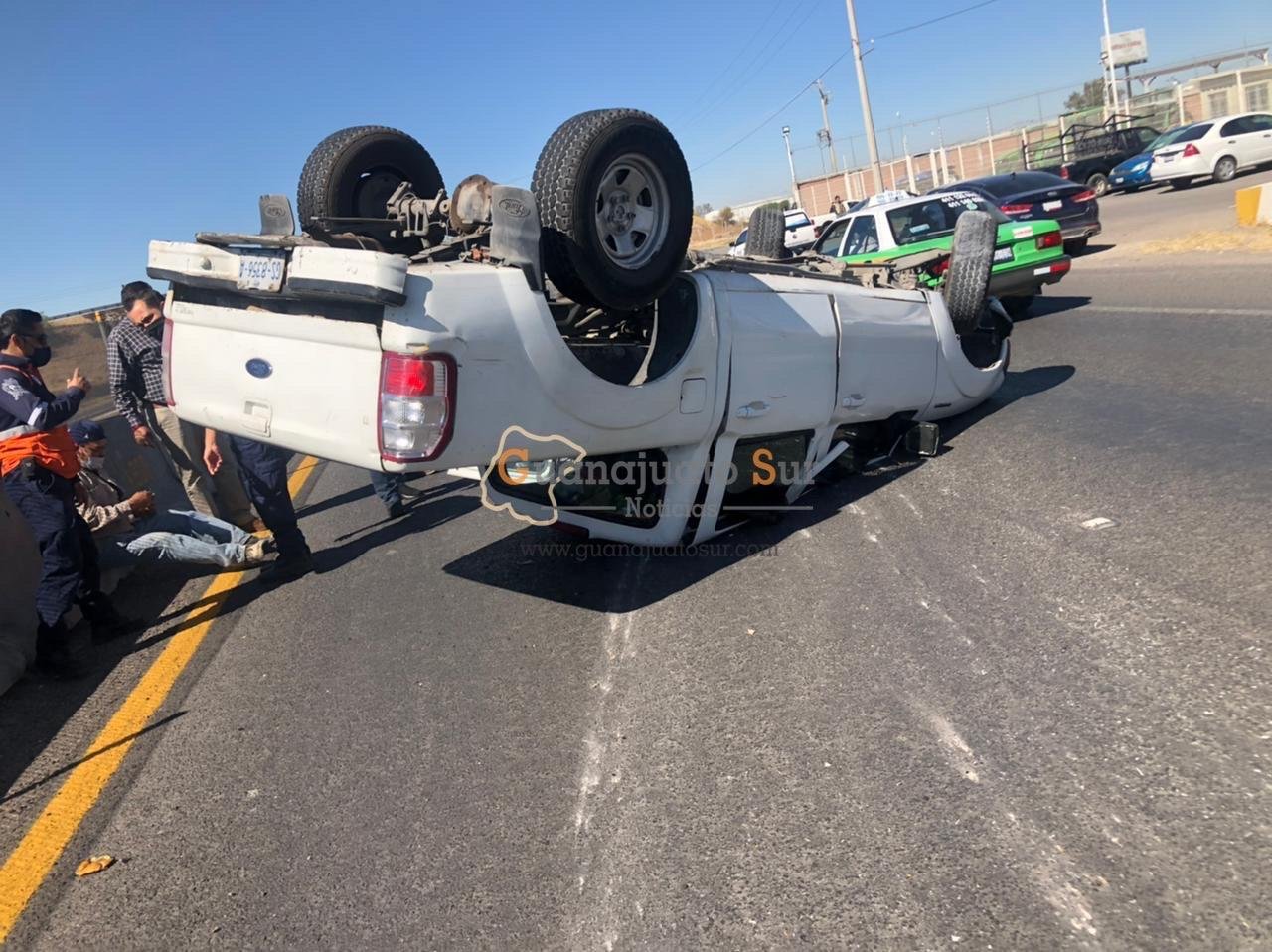 Volcadura En La Carretera Celaya Cortazar Guanajuato Sur Noticias