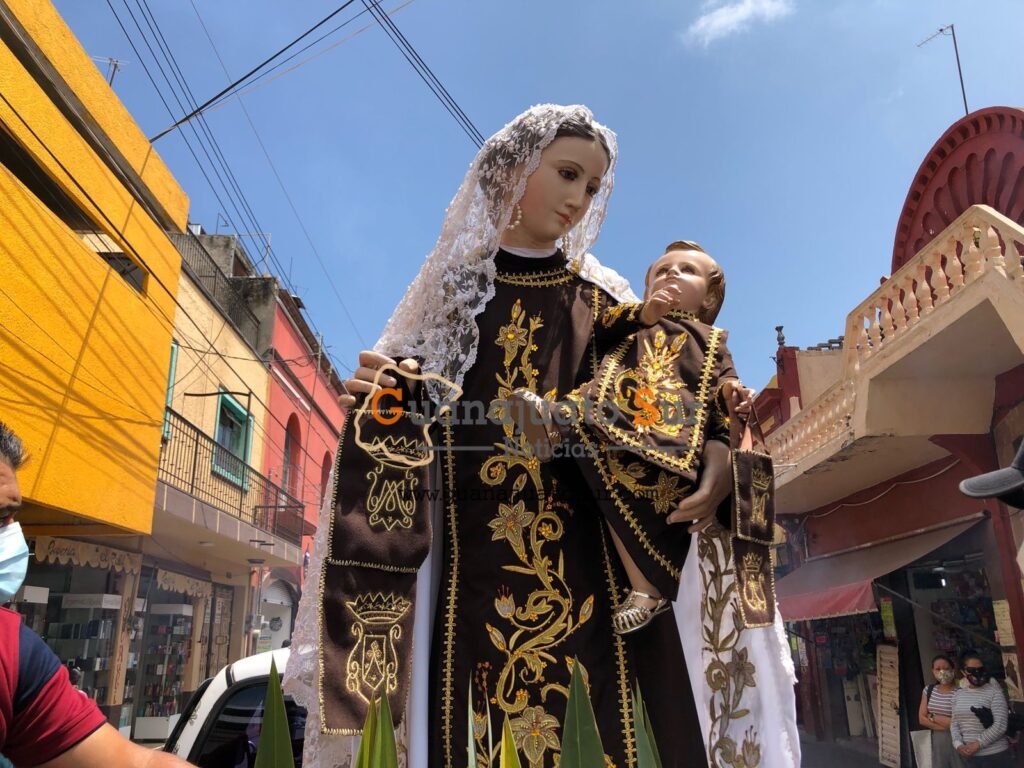 Recorrido De La Virgen Peregrina Por Las Calles De Salvatierra