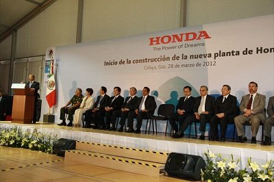 El evento protocolario estuvo encabezado por Felipe Calderón Hinojosa