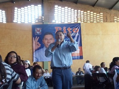 El candidato a la presidencia municipal de Salvatierra realizó un recorrido por San Nicolás.