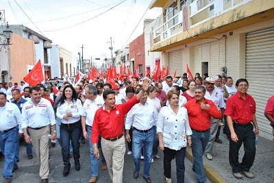 Amigos, militantes y simpatizantes acompañaron a José Herlindo en un recorrido por las calles de la Ciudad
