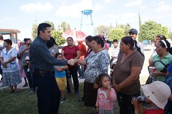 Lic. René Mandujano Tinajero, visitó la comunidad de  La Encarnación para informar a sus habitantes la sustitución del Pozo de Agua Potable que actualmente existe en dicha localidad