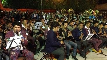 Tocan juntos decenas de músicos en Santo Tomas