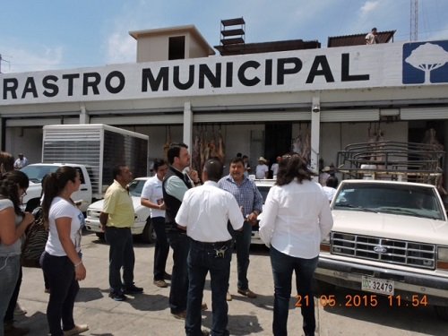"Durante su visita, el candidato Bribiesca, mencionó que poco a poco se mejorara el rastro municipal"