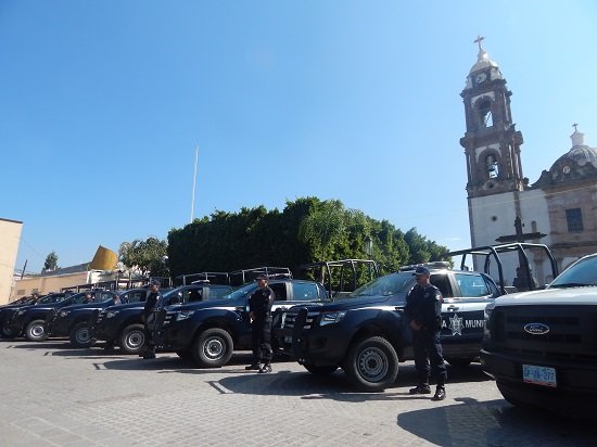 Con una inversión de más de un millón de pesos la Dirección de Seguridad Publica adquirió ocho patrullas de las cuales cuatro fueron otorgadas por el Gobierno del Estado y las otras cuatro por parte del gobierno municipal que serán pagadas en los siguientes dos años. Dichas acciones tienen como finalidad ofrecer a la ciudadanía tarimorense mayor seguridad, además de que ahora al contar la institución con 14 unidades se implementaran nuevas estrategias de seguridad en diversos puntos del municipio.