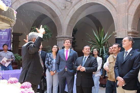 Por acuerdo de la Comisión de Turismo en el Congreso Local presidida por el Diputado Lorenzo Chávez Salazar, los legisladores realizan sesiones itinerantes para conocer la problemática y situación turística de los municipios, por lo que en esta ocasión sesionaron en Comonfort.