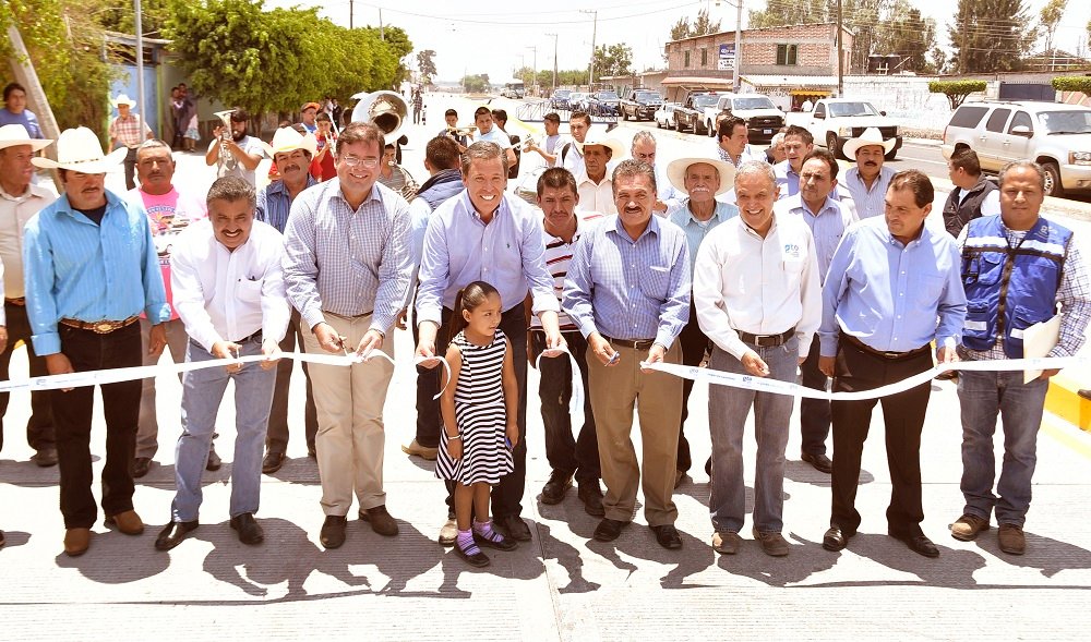 Esta obra beneficia a más de 12 mil 188 habitantes de la zona y junto con otras acciones mejorar sus opciones de desarrollo por medio de la conectividad.