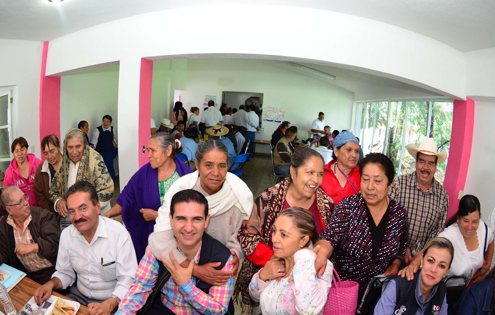 Actualmente en el municipio de Tarimoro se atienden Mil 670 Personas Adultas Mayores integrados en 30 grupos y el apoyo de 65 Promotores Voluntarios Gerontológicos.