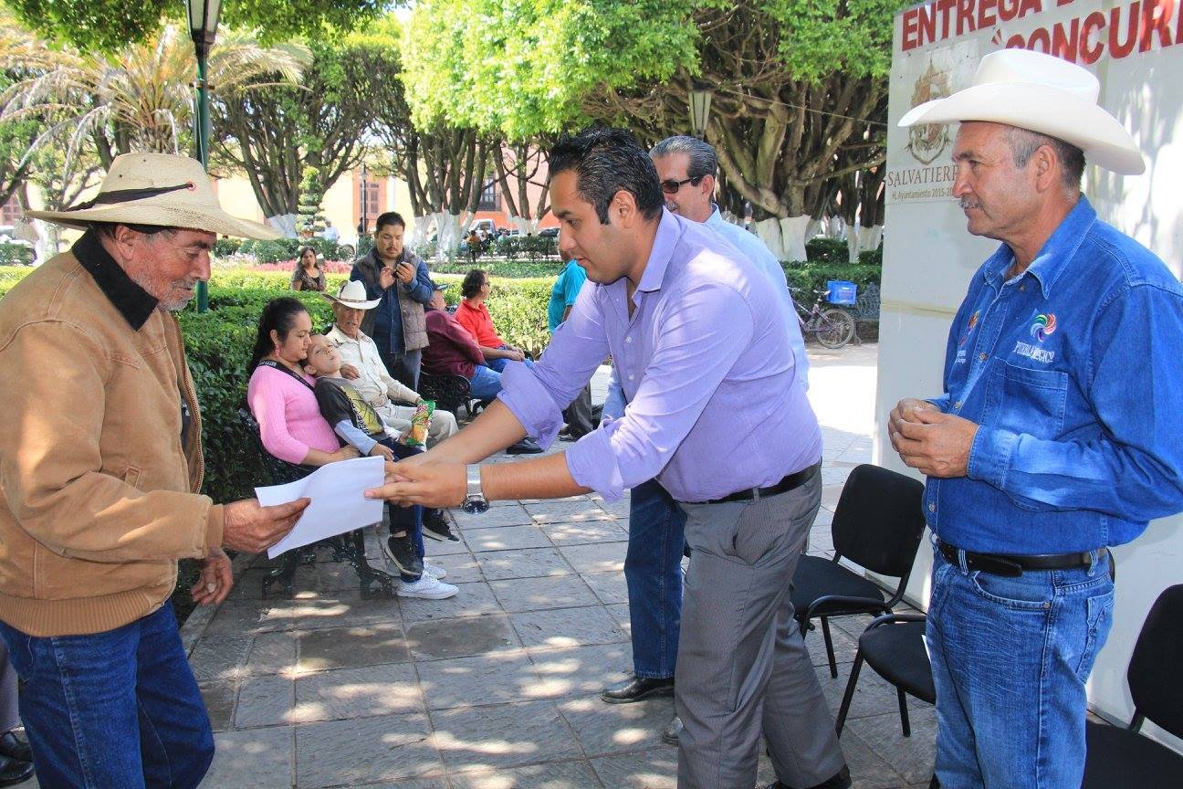 Se continúa con el crecimiento del sector del campo ahora beneficiando a ganaderos del municipio