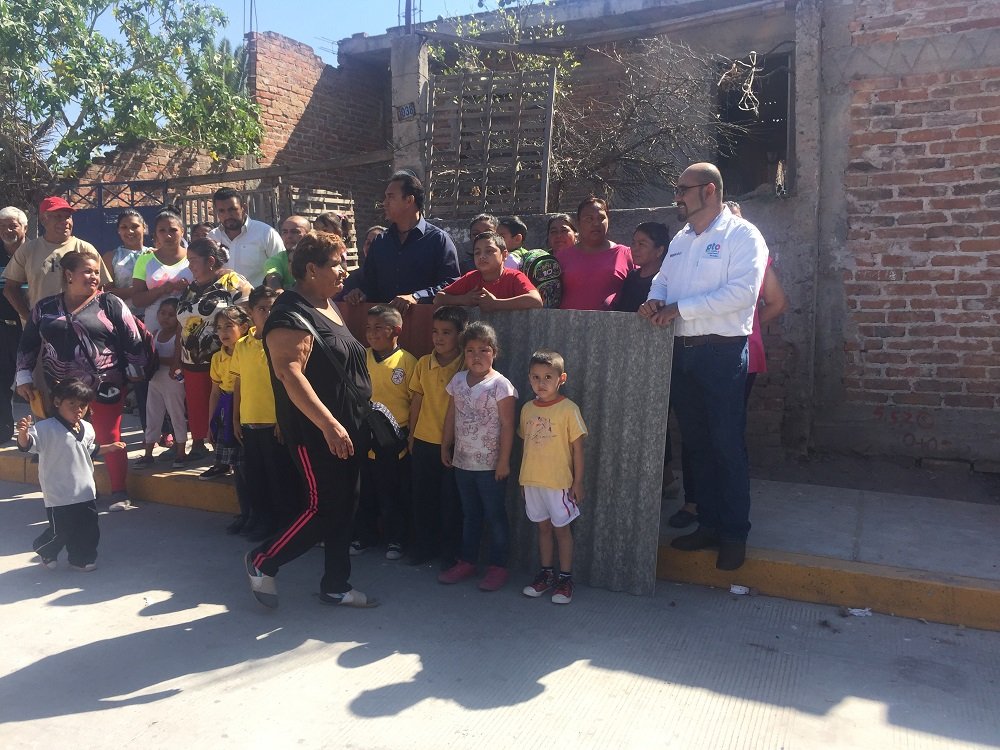 Los vecinos de la Carrillo Puerto se quejaron del pandillerismo ante el alcalde Hugo Estefanía, y dijeron que colaborarían con la autoridad para erradicar el problema.