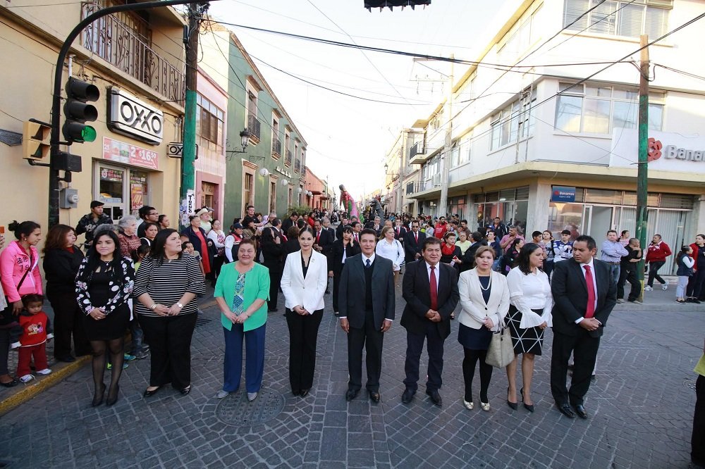se realizó el desfile por las principales calles del municipio